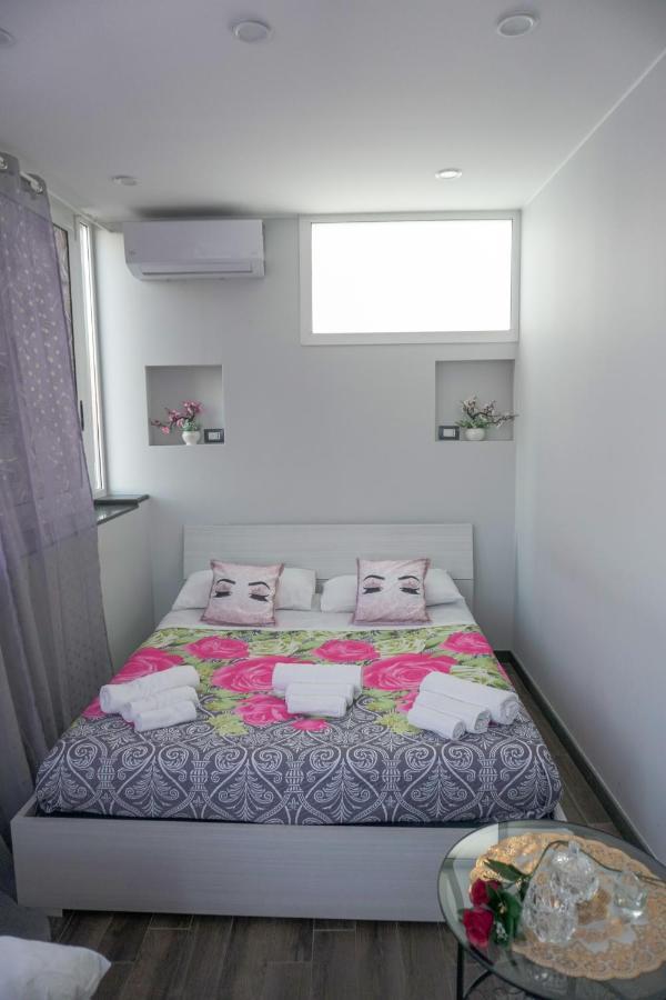 B&B Porta Garibaldi Catania Bagian luar foto