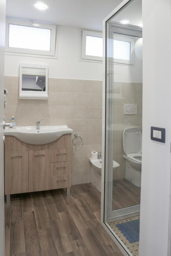 B&B Porta Garibaldi Catania Bagian luar foto