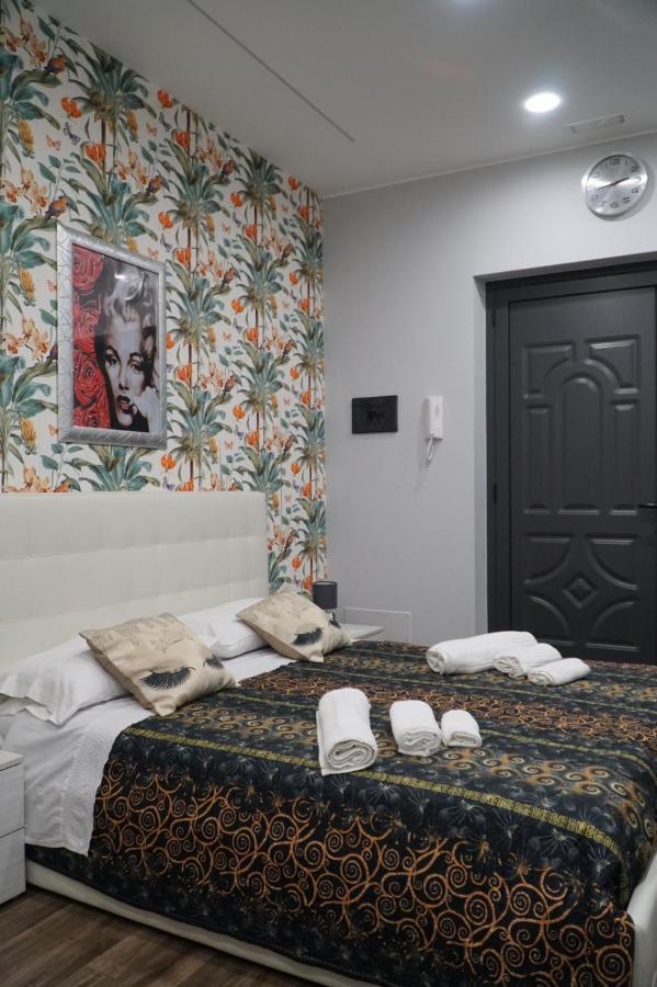B&B Porta Garibaldi Catania Bagian luar foto