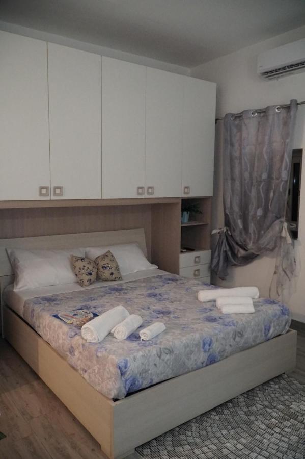 B&B Porta Garibaldi Catania Bagian luar foto