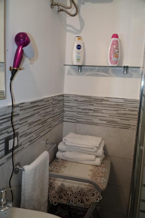 B&B Porta Garibaldi Catania Bagian luar foto