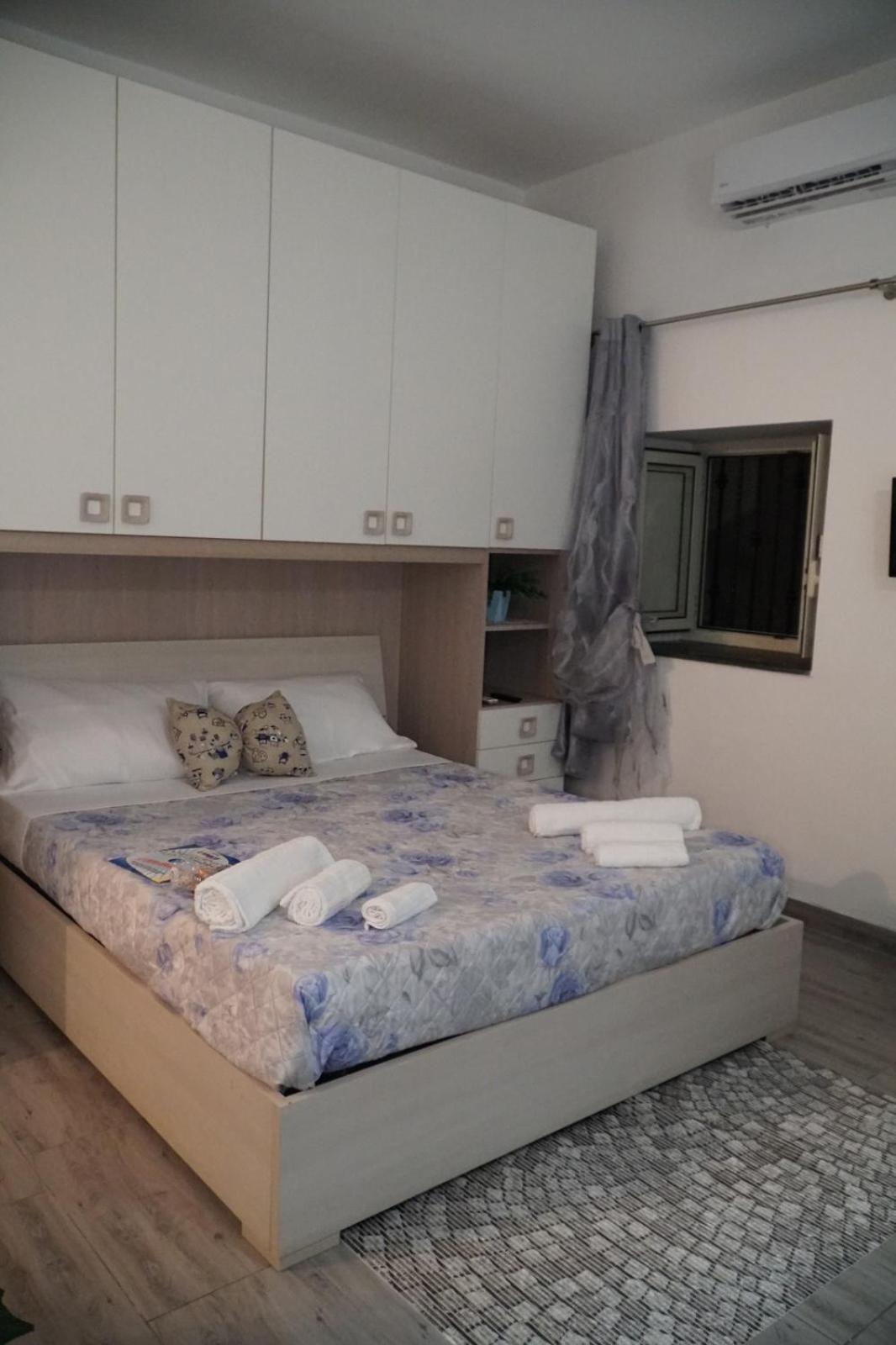 B&B Porta Garibaldi Catania Ruang foto